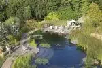 Comment créer une piscine naturelle dans son jardin