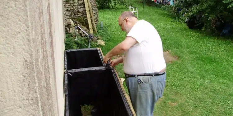 Comment protéger l'intérieur d'une jardinière en bois