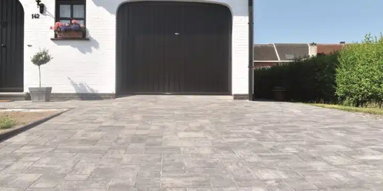 Moderniser son allée de garage avec des pavés tendances et astuces