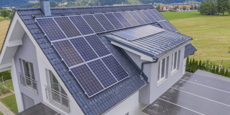 Kit solaire autoconsommation : pourquoi passer à l’énergie solaire cette année ?
