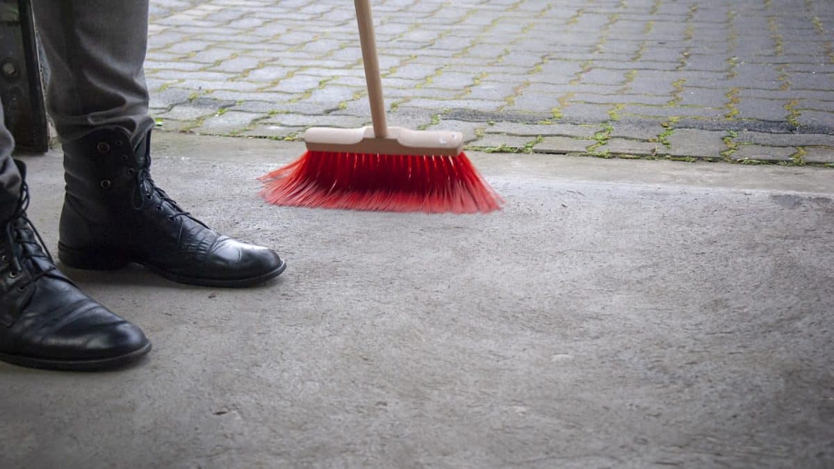 Nettoyage de sa terrasse et de sa façade : quels produits utiliser ?